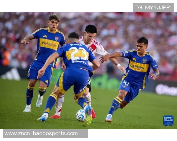 维尼修斯被换下场后对马斯坦托诺表达不满引发关注 维尼修斯被换下场后对马斯坦托诺表达不满引发关注