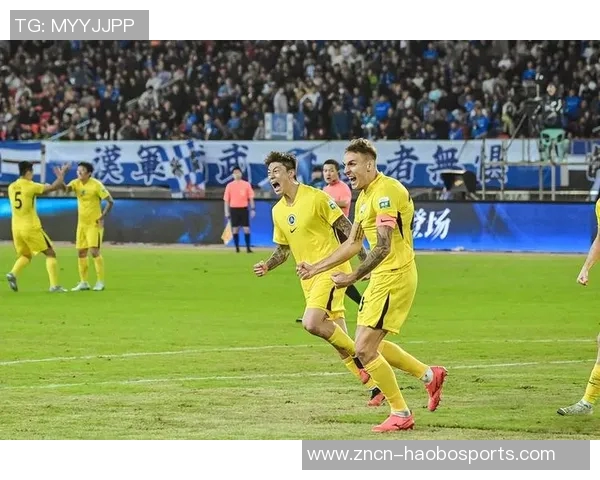 武汉三镇对阵深圳新鹏城半场战报埃杜加西亚再度破门杨一鸣遭遇红牌处罚