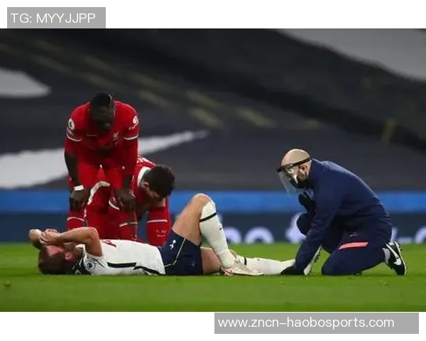 亨特膝盖受伤缺席下半场阿特金森称不必冒险继续比赛