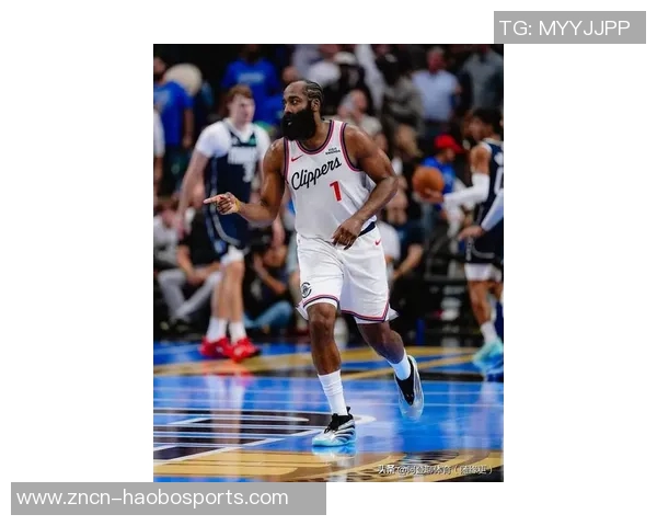 哈登全场表现亮眼贡献20分6板13助3断但7次失误影响球队节奏 哈登全场表现亮眼贡献20分6板13助3断但7次失误影响球队节奏